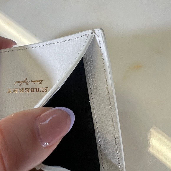 Burberry Lakeside Vintage Check and White Leather Wallet - Picture 6 of 7